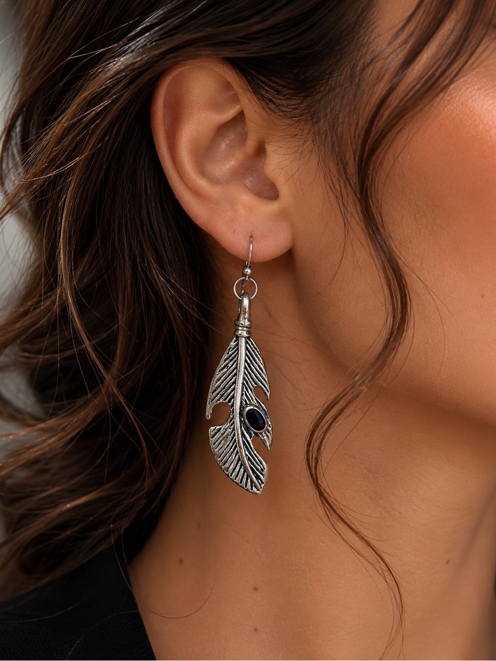 Silver Tone Feather Dangle Earring – Deep Purple Accent Stone
